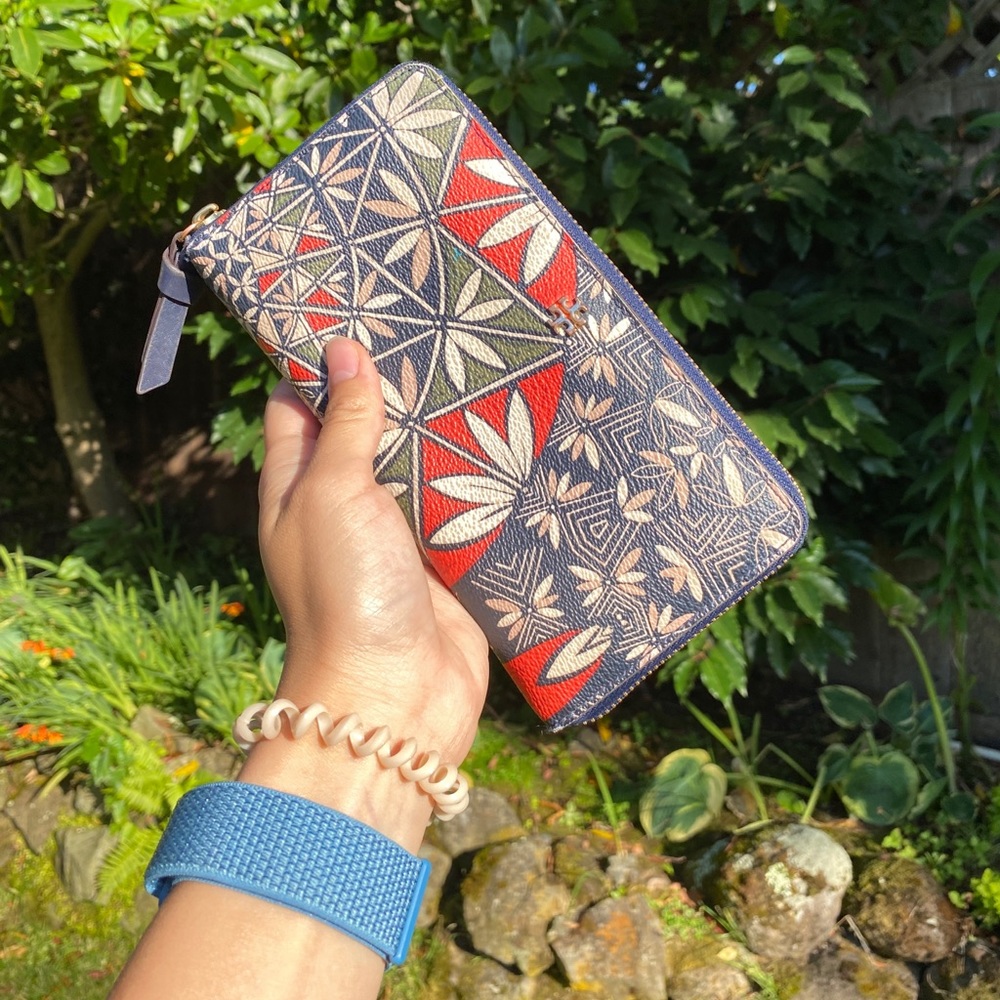 Tory Burch Zip Wallet